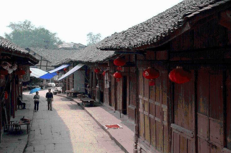 潍坊安丘公安：护航佳节 禁毒宣传“赶年集”