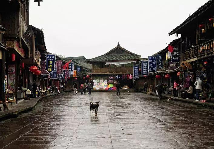 动力新科重组布局双主业两年亏逾39亿 重卡子公司2023年销量仅1万辆降23%